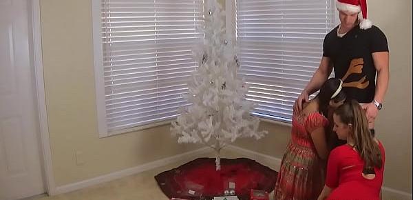  Mom and Daughter Decorate More than the Christmas Tree